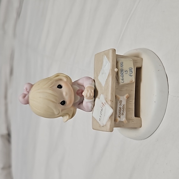 Precious Moments figures - Picture 4 of 4